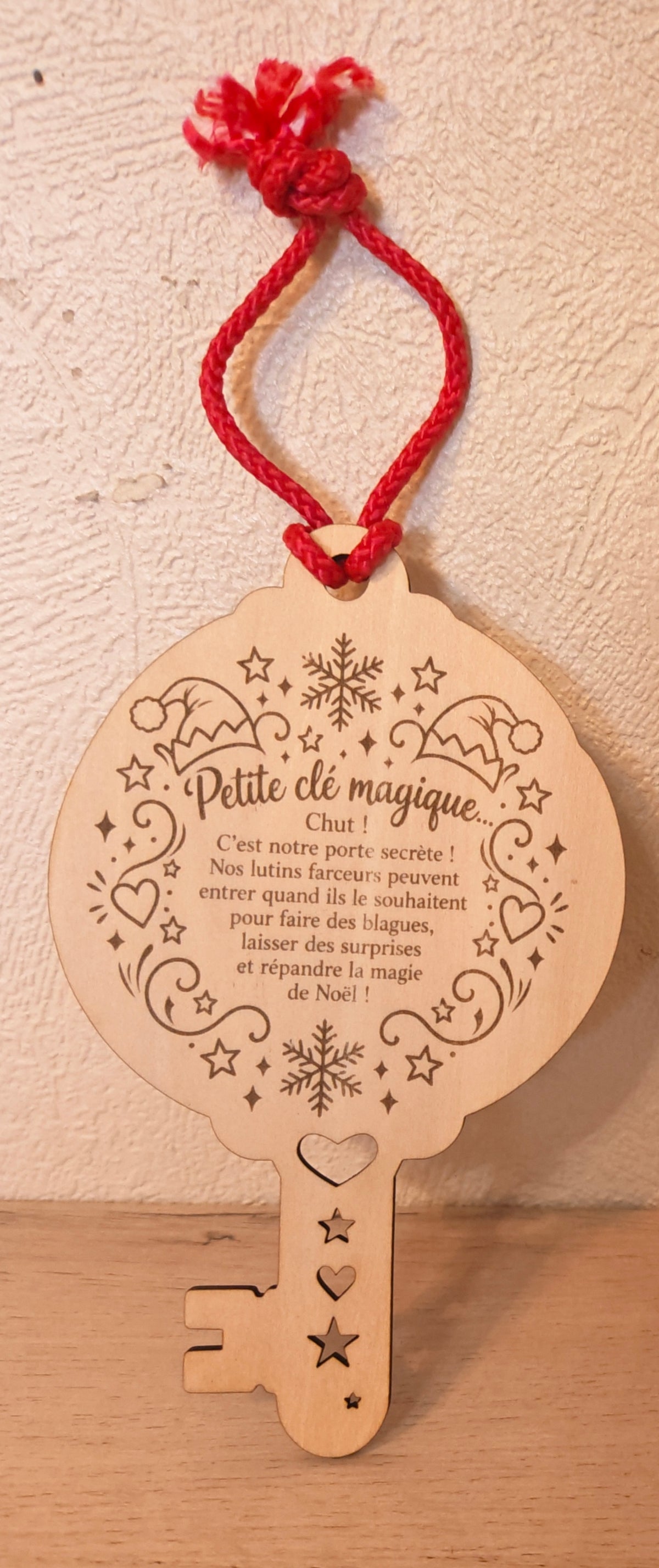 Clé Magique des lutins farceurs en bois – recto/verso – 16,5 x 10 cm