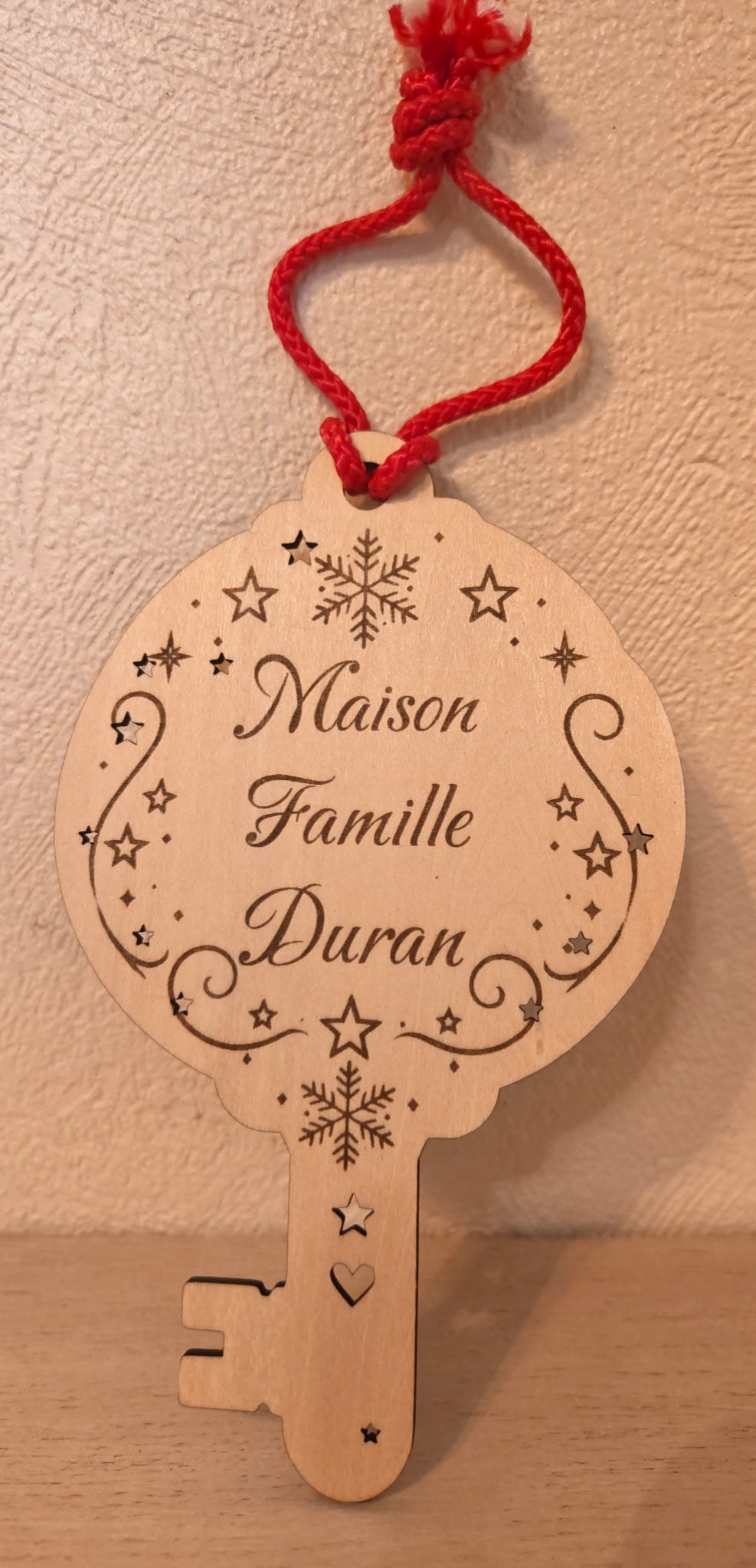 Clé Magique du Père Noël en bois personnalisée – 16,5 x 10 cm