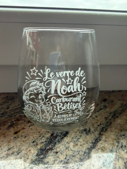 Verre enfant gravé modèle fusée, photo réelle
