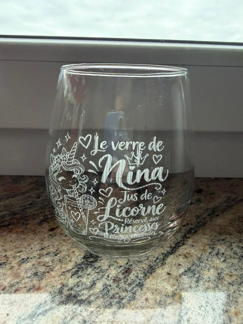 Verre enfant gravé modèle licorne, photo réelle